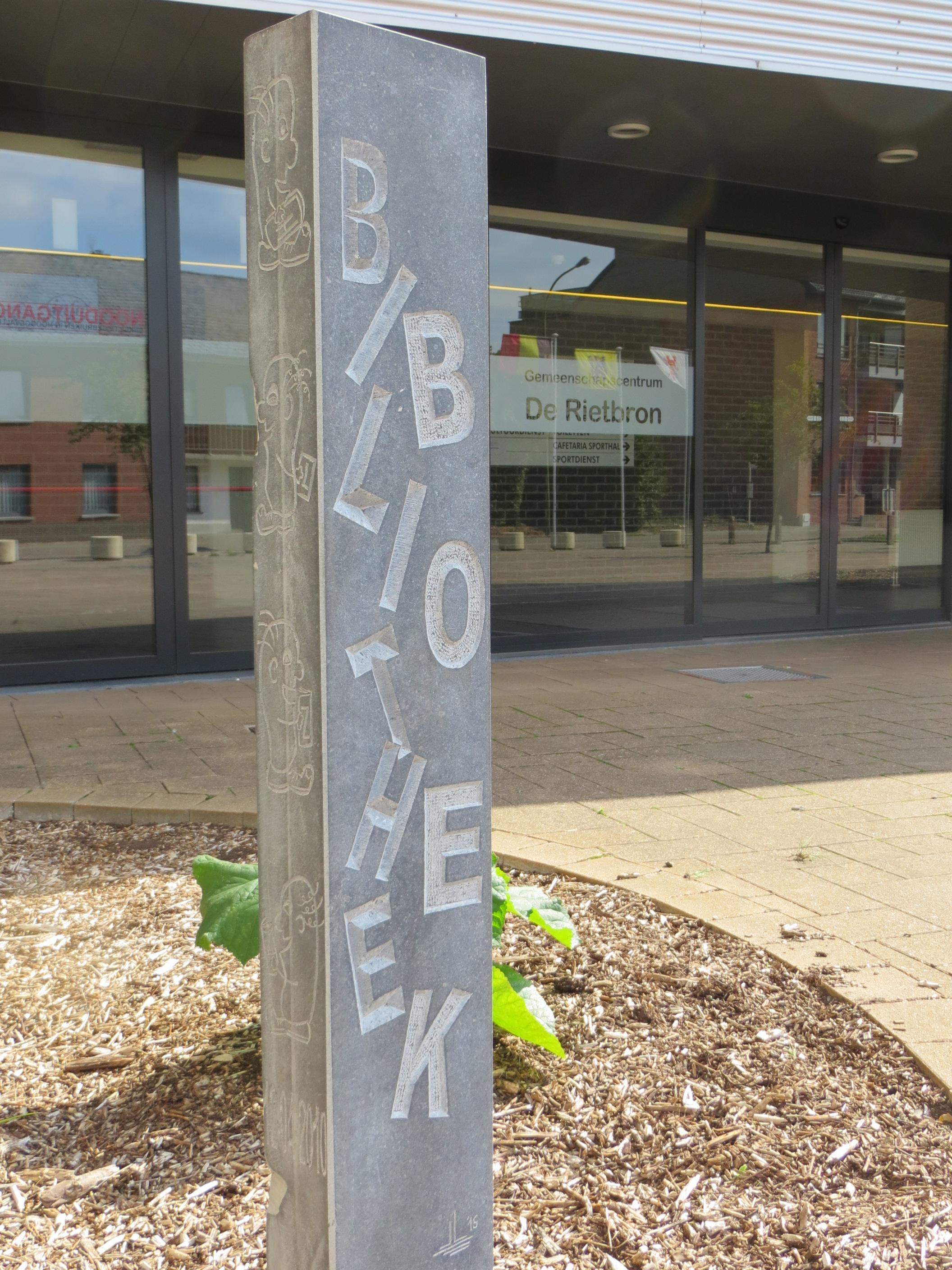 Kenteken Bibliotheek aan de ingang